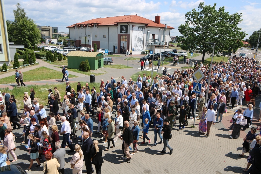 Boże Ciało 2025 - Parafia św. Franciszka z Asyżu w Ostrołęce [19.06.2025] - zdjęcie #39 - eOstroleka.pl