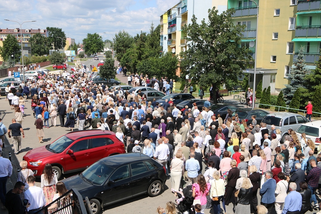 Boże Ciało 2025 - Parafia św. Franciszka z Asyżu w Ostrołęce [19.06.2025] - zdjęcie #34 - eOstroleka.pl