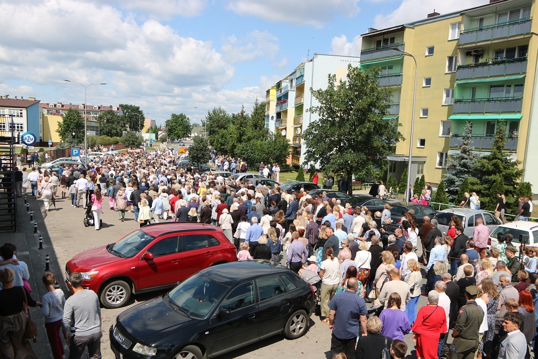Boże Ciało 2025 - Parafia św. Franciszka z Asyżu w Ostrołęce [19.06.2025] - zdjęcie #29 - eOstroleka.pl