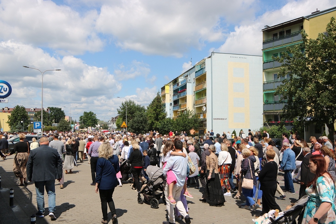 Boże Ciało 2025 - Parafia św. Franciszka z Asyżu w Ostrołęce [19.06.2025] - zdjęcie #28 - eOstroleka.pl
