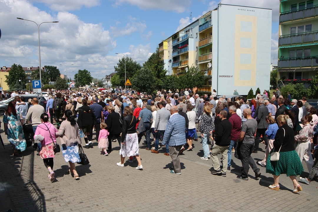 Boże Ciało 2025 - Parafia św. Franciszka z Asyżu w Ostrołęce [19.06.2025] - zdjęcie #25 - eOstroleka.pl