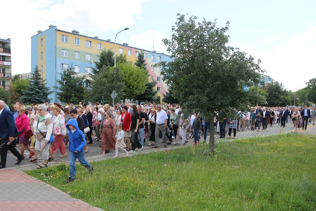 Boże Ciało 2025 - Parafia św. Franciszka z Asyżu w Ostrołęce [19.06.2025] - zdjęcie #14 - eOstroleka.pl