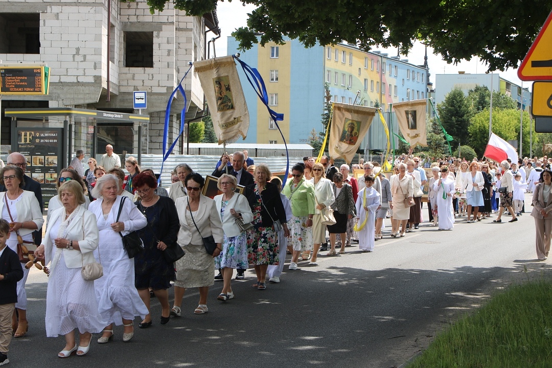 Boże Ciało 2025 - Parafia św. Franciszka z Asyżu w Ostrołęce [19.06.2025] - zdjęcie #12 - eOstroleka.pl