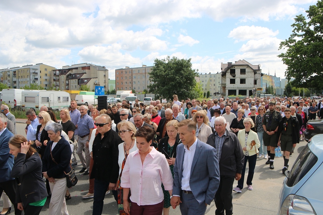 Boże Ciało 2025 - Parafia św. Franciszka z Asyżu w Ostrołęce [19.06.2025] - zdjęcie #5 - eOstroleka.pl