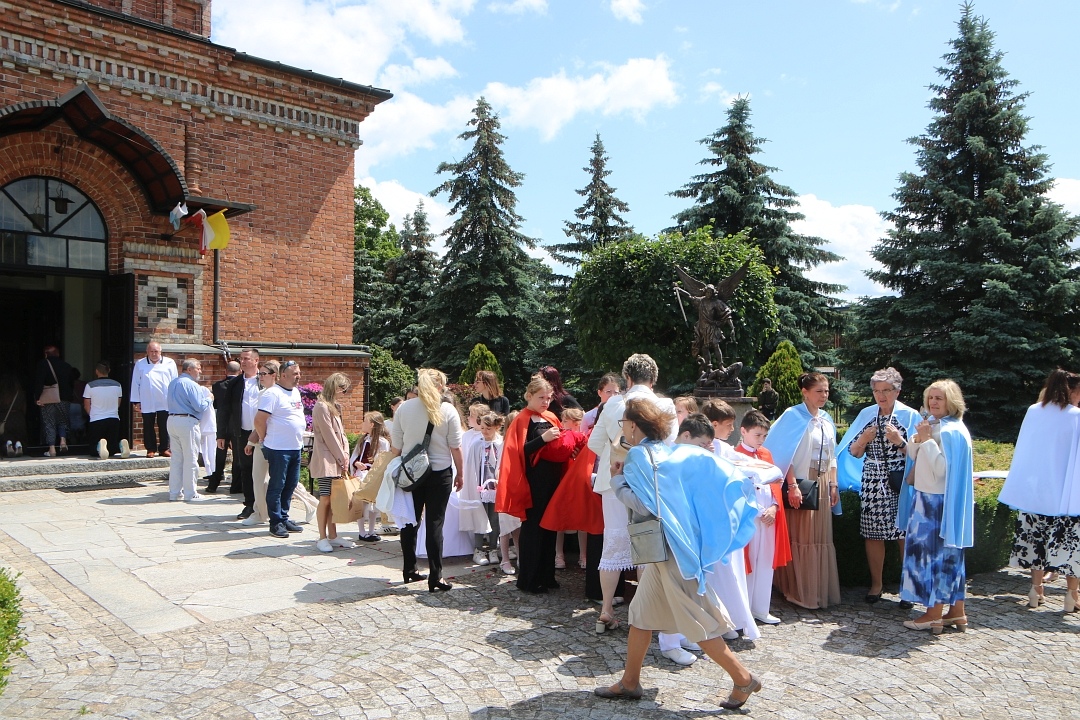 Boże Ciało 2025 - Kościół św. Wojciecha  [19.06.2025] - zdjęcie #37 - eOstroleka.pl