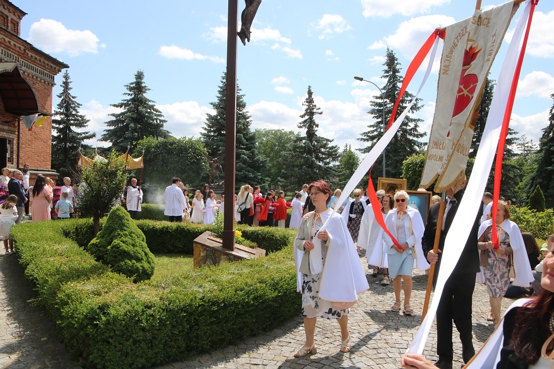 Boże Ciało 2025 - Kościół św. Wojciecha  [19.06.2025] - zdjęcie #27 - eOstroleka.pl