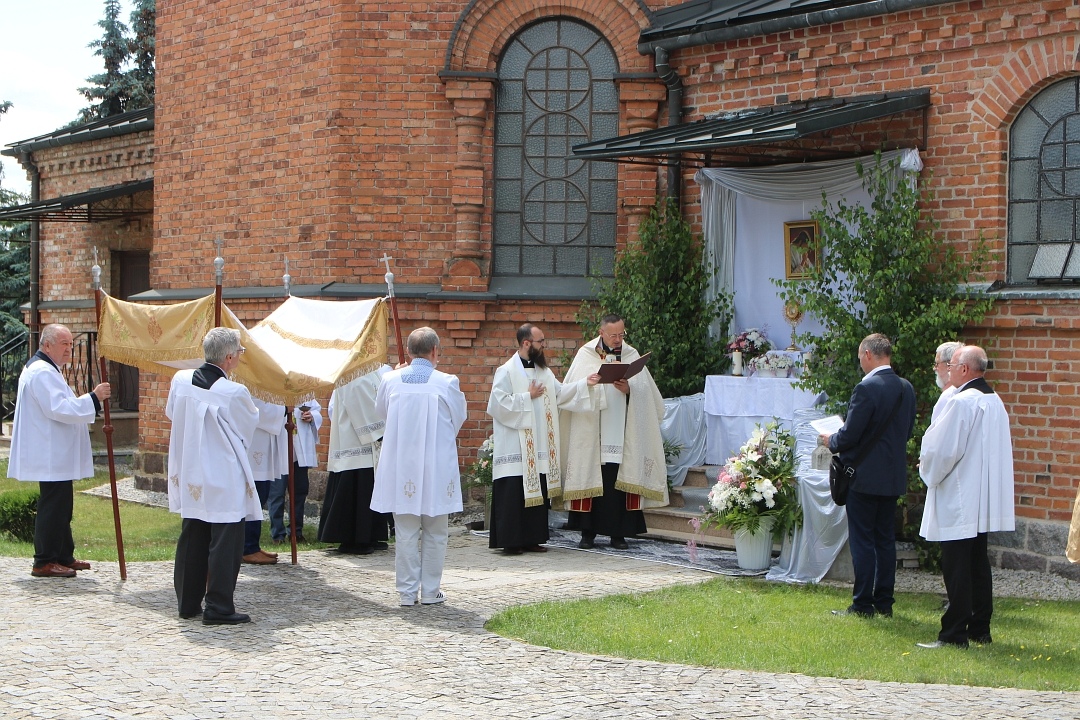 Boże Ciało 2025 - Kościół św. Wojciecha  [19.06.2025] - zdjęcie #20 - eOstroleka.pl