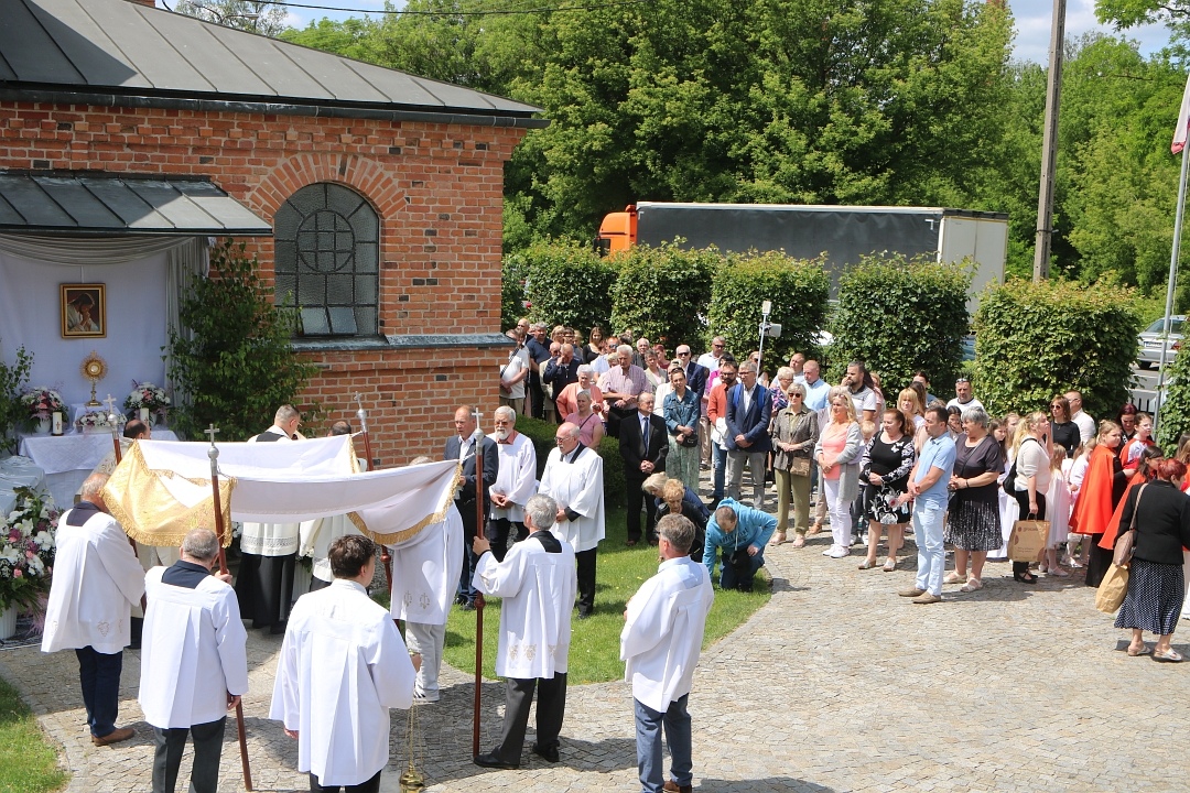 Boże Ciało 2025 - Kościół św. Wojciecha  [19.06.2025] - zdjęcie #18 - eOstroleka.pl