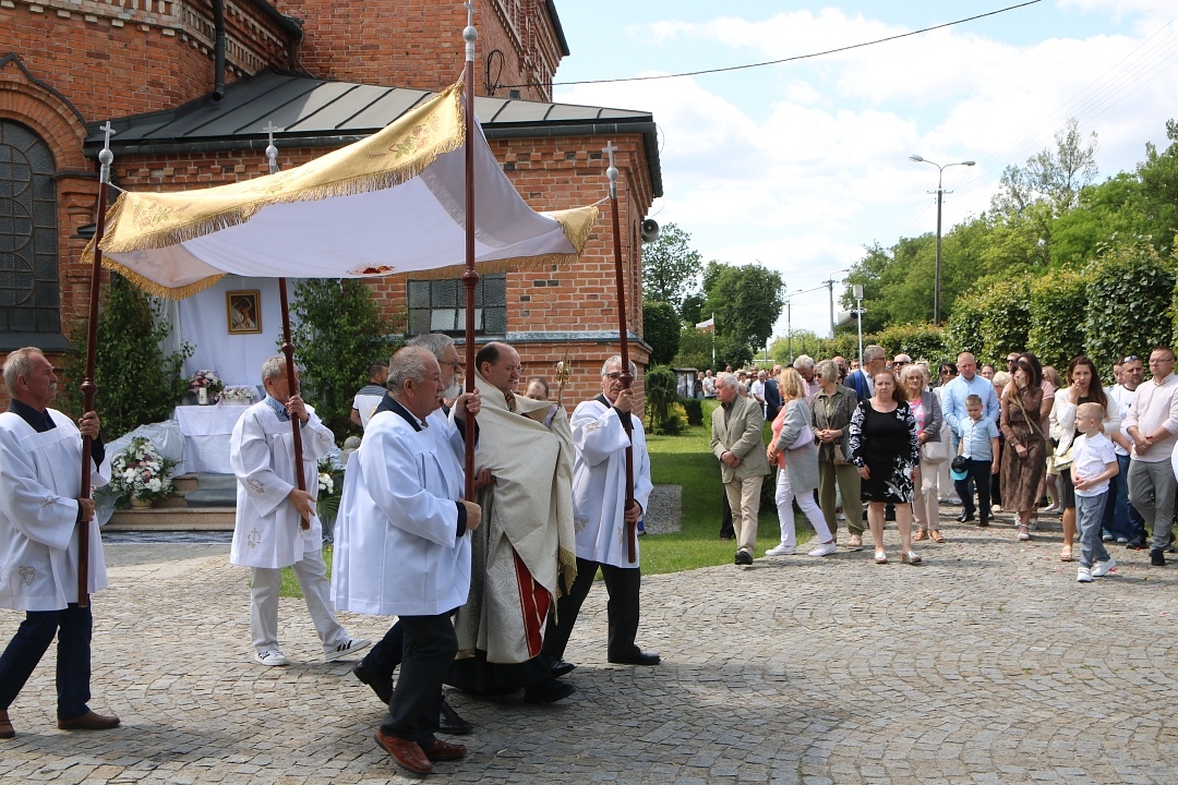 Boże Ciało 2025 - Kościół św. Wojciecha  [19.06.2025] - zdjęcie #17 - eOstroleka.pl
