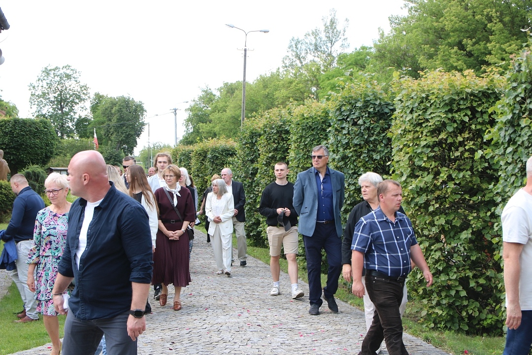 Boże Ciało 2025 - Kościół św. Wojciecha  [19.06.2025] - zdjęcie #5 - eOstroleka.pl