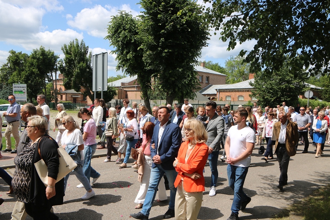 Boże Ciało 2025 - Kościół św. Wojciecha  [19.06.2025] - zdjęcie #4 - eOstroleka.pl