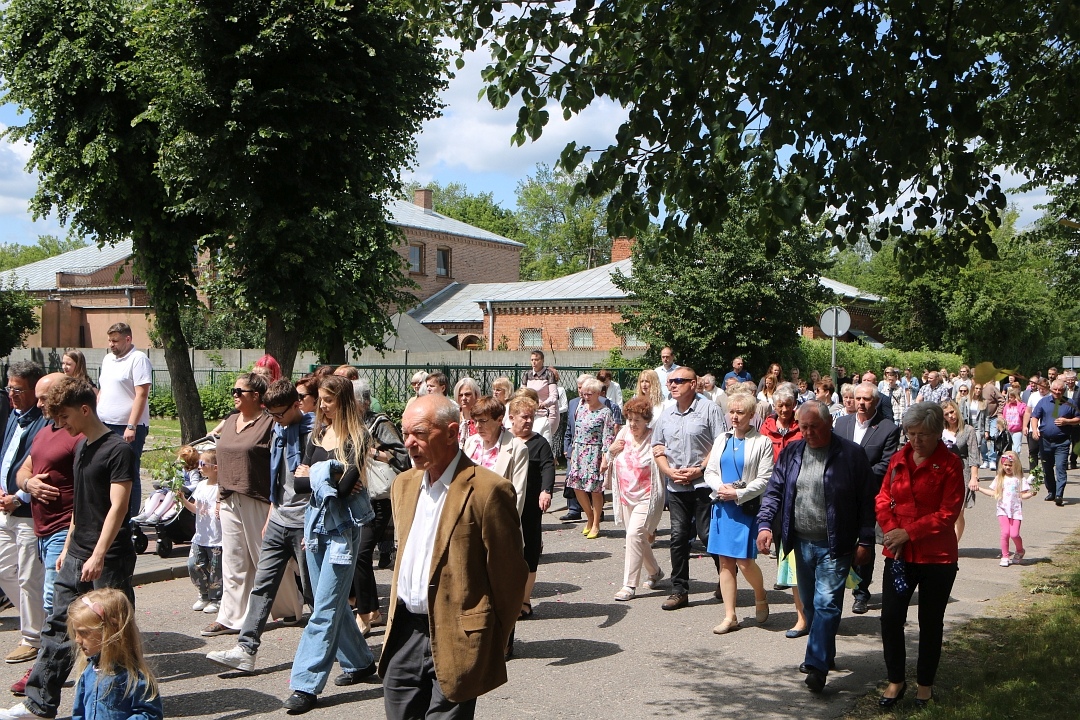 Boże Ciało 2025 - Kościół św. Wojciecha  [19.06.2025] - zdjęcie #3 - eOstroleka.pl