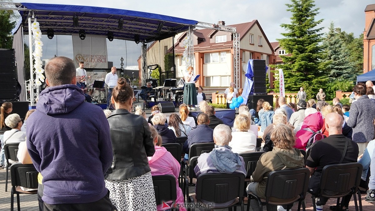 Koncert Uwielbienia - zespół Exodus 15 i Festiwal Piosenki Religijnej [19.06.2025] - zdjęcie #387 - eOstroleka.pl