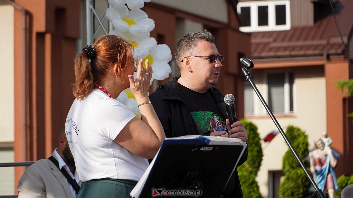 Koncert Uwielbienia - zespół Exodus 15 i Festiwal Piosenki Religijnej [19.06.2025] - zdjęcie #384 - eOstroleka.pl