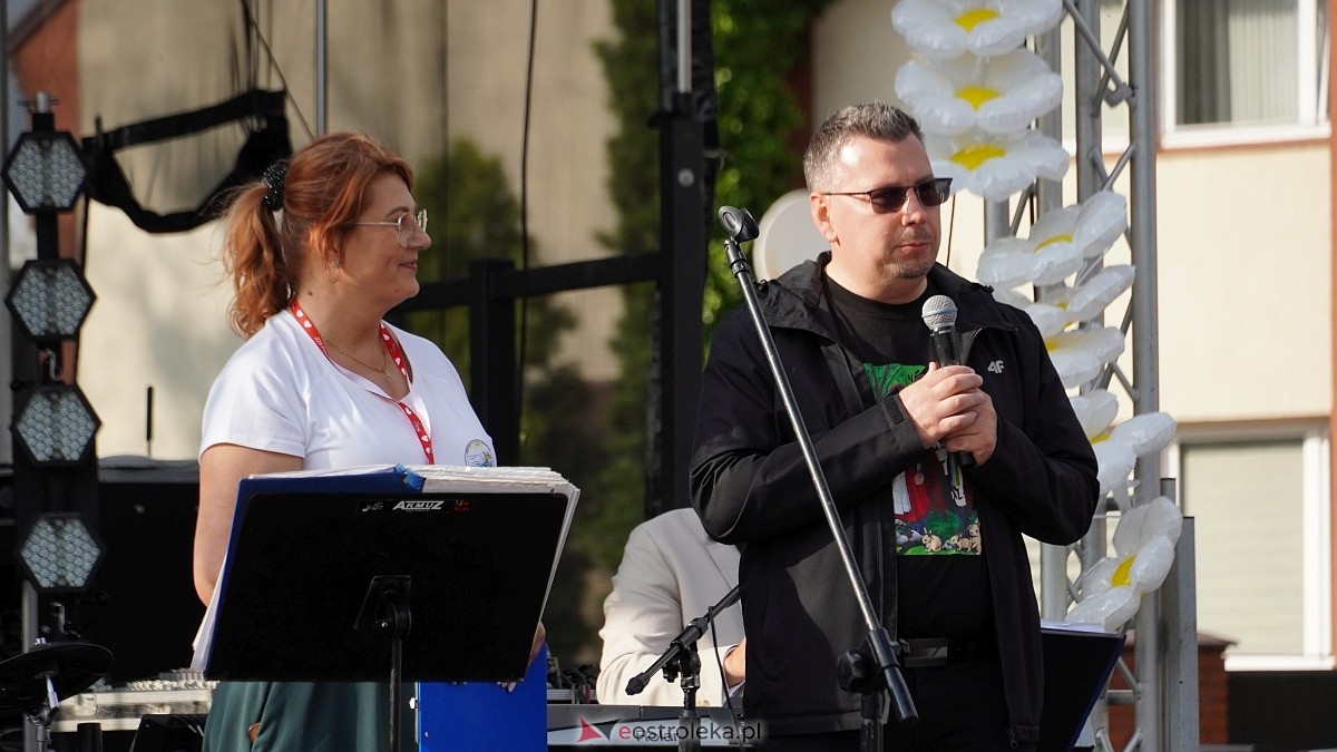 Koncert Uwielbienia - zespół Exodus 15 i Festiwal Piosenki Religijnej [19.06.2025] - zdjęcie #380 - eOstroleka.pl