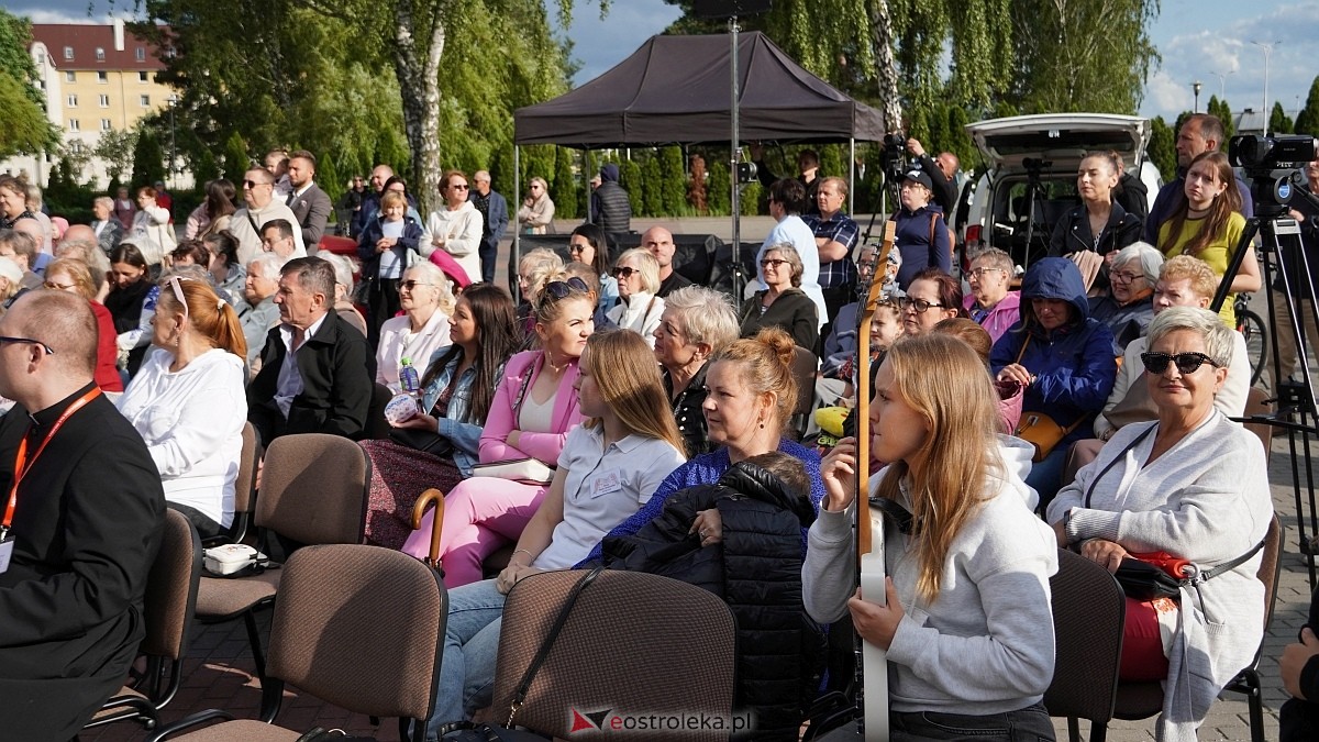 Koncert Uwielbienia - zespół Exodus 15 i Festiwal Piosenki Religijnej [19.06.2025] - zdjęcie #373 - eOstroleka.pl