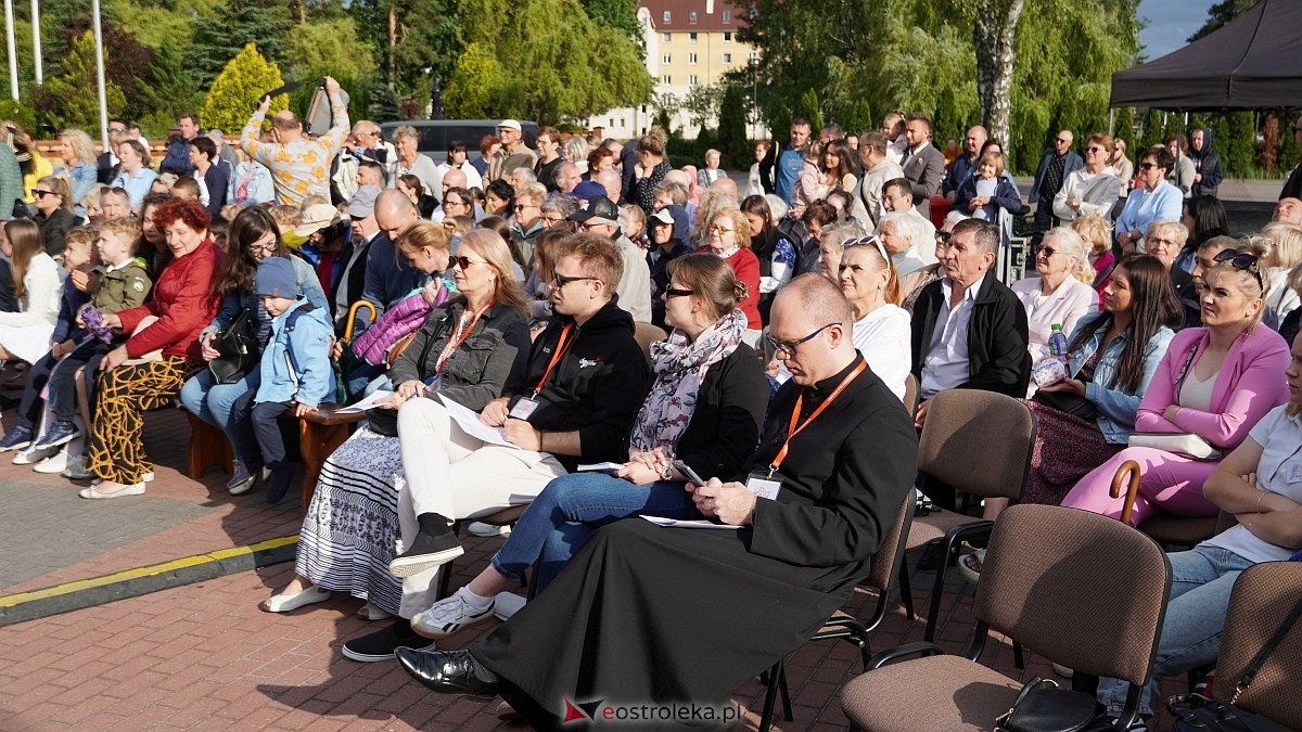 Koncert Uwielbienia - zespół Exodus 15 i Festiwal Piosenki Religijnej [19.06.2025] - zdjęcie #361 - eOstroleka.pl