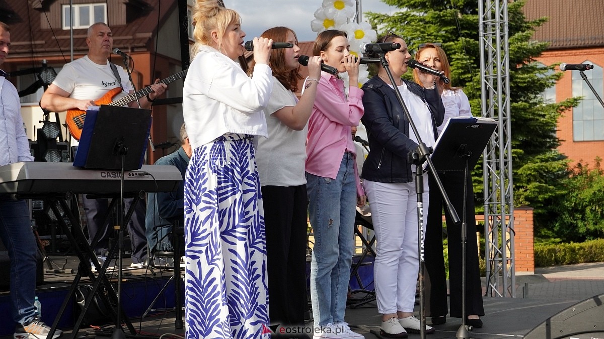 Koncert Uwielbienia - zespół Exodus 15 i Festiwal Piosenki Religijnej [19.06.2025] - zdjęcie #350 - eOstroleka.pl