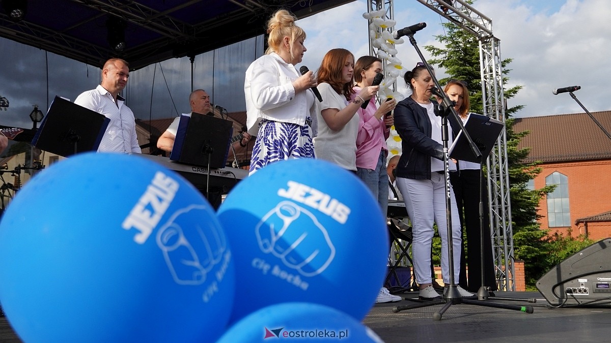 Koncert Uwielbienia - zespół Exodus 15 i Festiwal Piosenki Religijnej [19.06.2025] - zdjęcie #344 - eOstroleka.pl