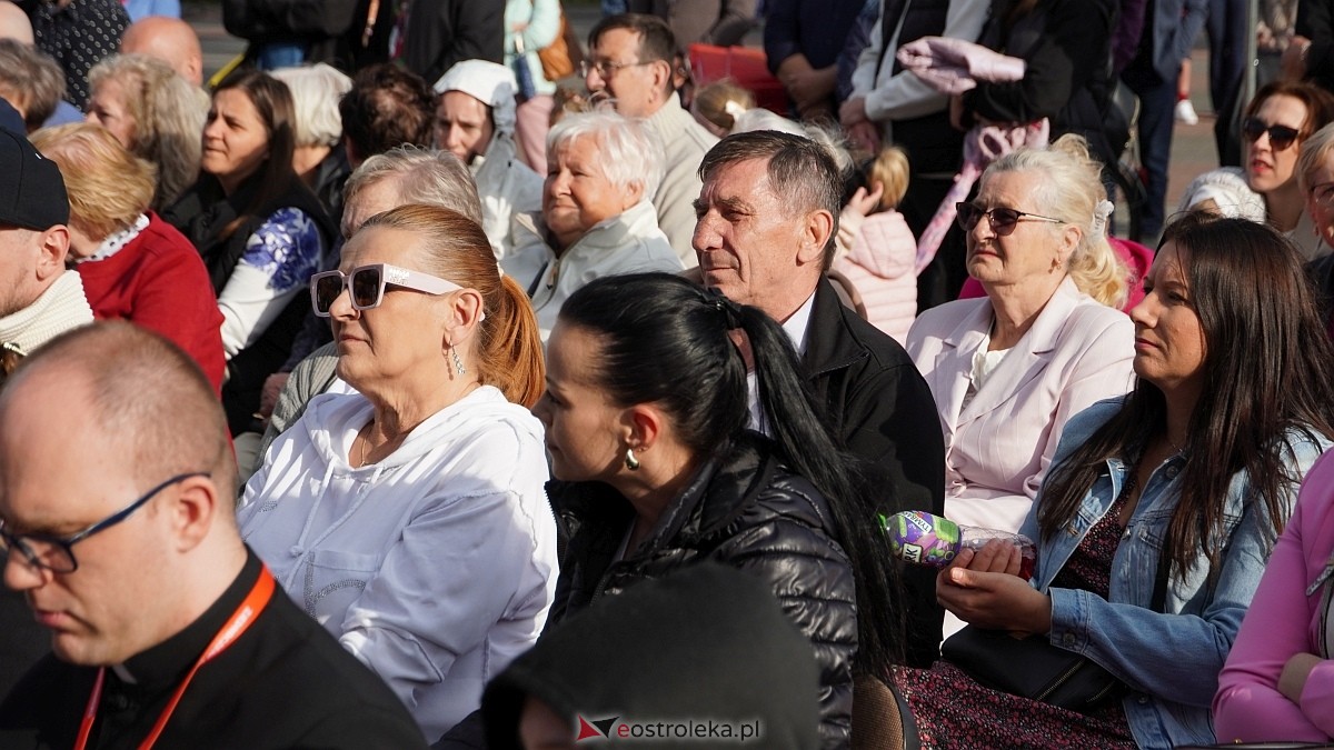 Koncert Uwielbienia - zespół Exodus 15 i Festiwal Piosenki Religijnej [19.06.2025] - zdjęcie #336 - eOstroleka.pl