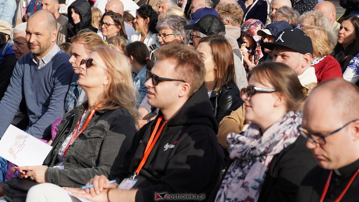 Koncert Uwielbienia - zespół Exodus 15 i Festiwal Piosenki Religijnej [19.06.2025] - zdjęcie #332 - eOstroleka.pl