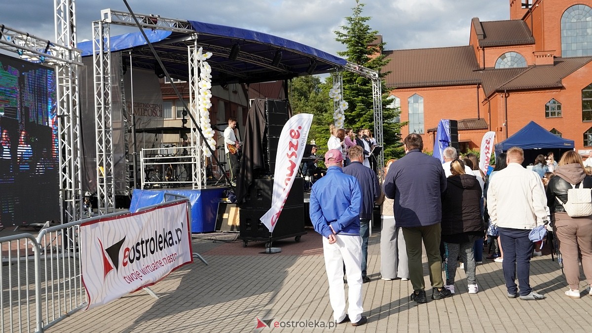 Koncert Uwielbienia - zespół Exodus 15 i Festiwal Piosenki Religijnej [19.06.2025] - zdjęcie #320 - eOstroleka.pl