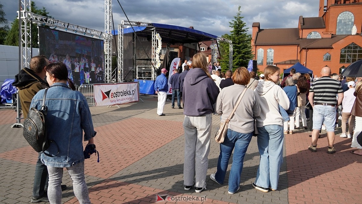 Koncert Uwielbienia - zespół Exodus 15 i Festiwal Piosenki Religijnej [19.06.2025] - zdjęcie #314 - eOstroleka.pl
