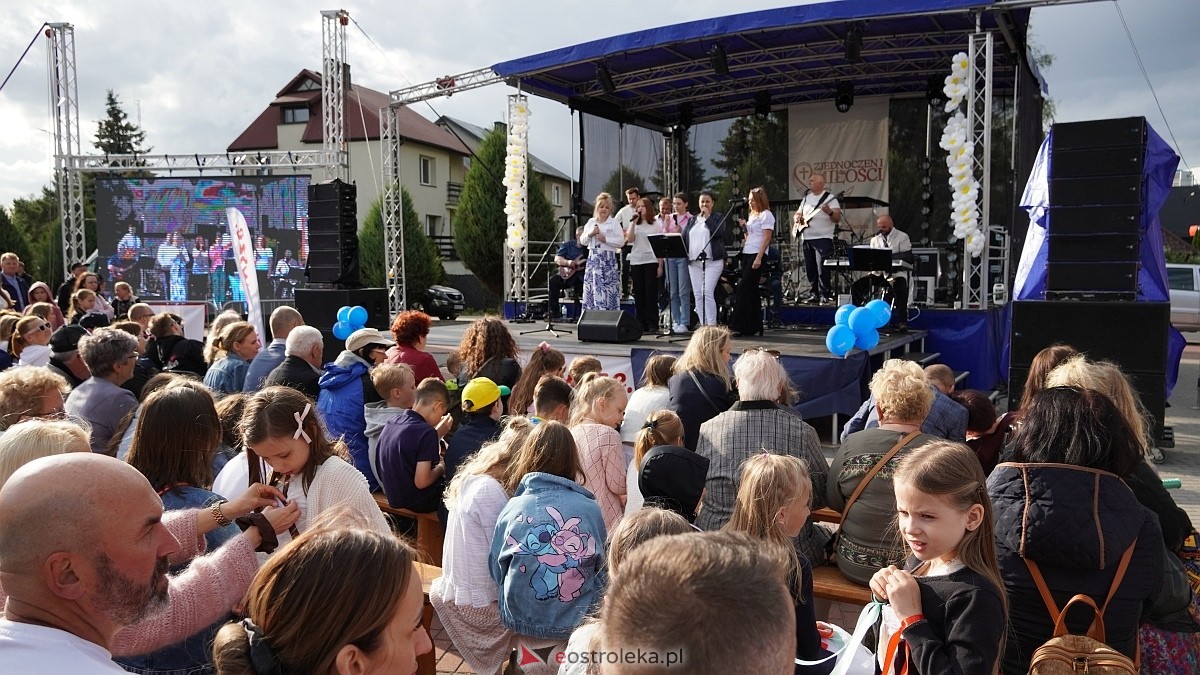 Koncert Uwielbienia - zespół Exodus 15 i Festiwal Piosenki Religijnej [19.06.2025] - zdjęcie #331 - eOstroleka.pl