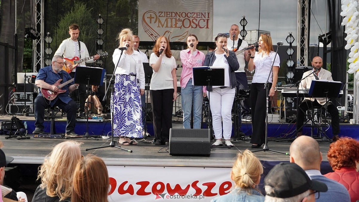 Koncert Uwielbienia - zespół Exodus 15 i Festiwal Piosenki Religijnej [19.06.2025] - zdjęcie #329 - eOstroleka.pl