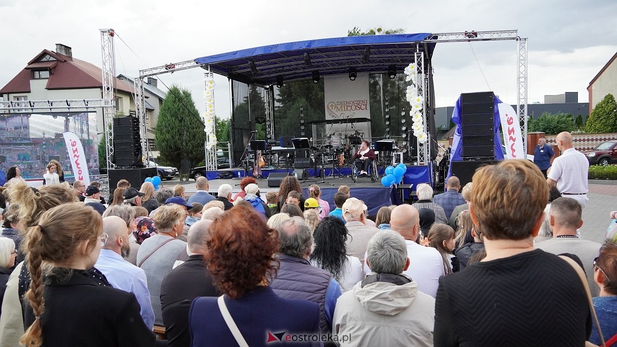 Koncert Uwielbienia - zespół Exodus 15 i Festiwal Piosenki Religijnej [19.06.2025] - zdjęcie #313 - eOstroleka.pl