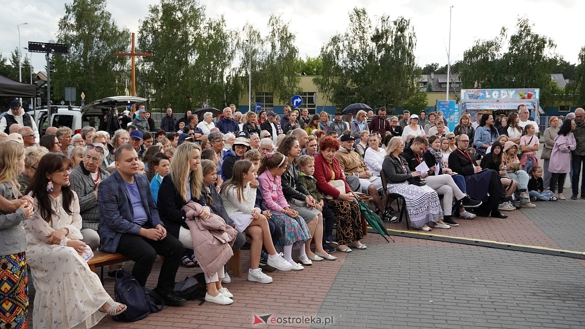 Koncert Uwielbienia - zespół Exodus 15 i Festiwal Piosenki Religijnej [19.06.2025] - zdjęcie #310 - eOstroleka.pl