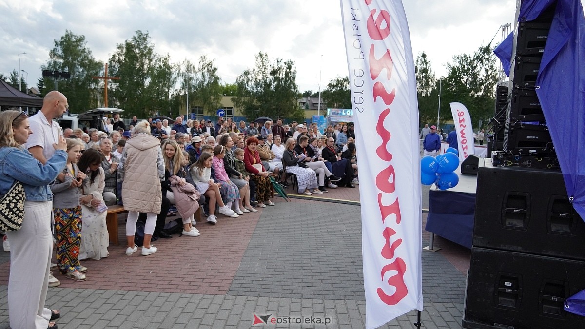 Koncert Uwielbienia - zespół Exodus 15 i Festiwal Piosenki Religijnej [19.06.2025] - zdjęcie #309 - eOstroleka.pl