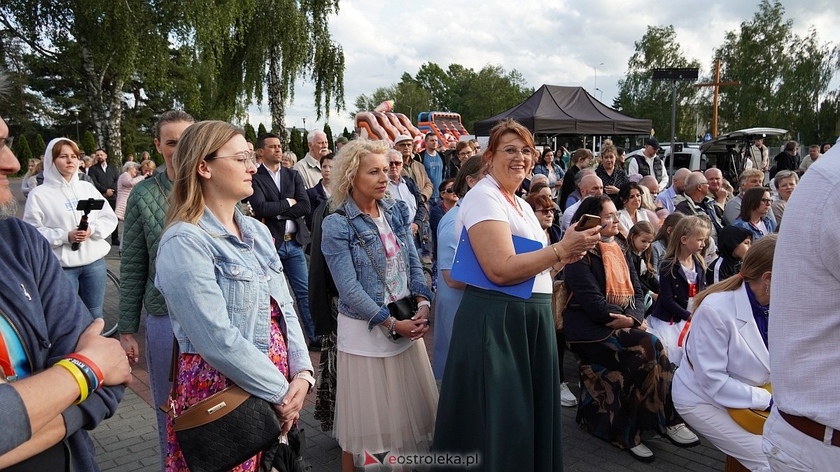 Koncert Uwielbienia - zespół Exodus 15 i Festiwal Piosenki Religijnej [19.06.2025] - zdjęcie #294 - eOstroleka.pl