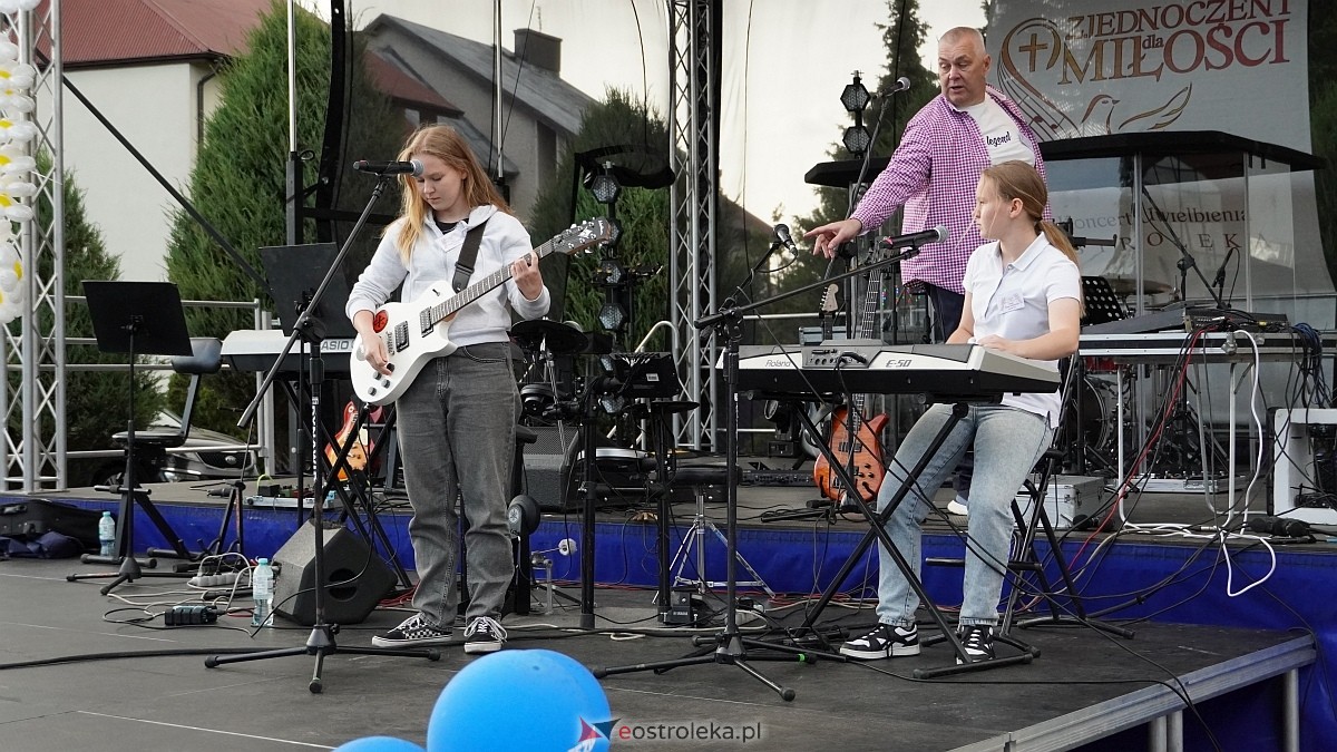 Koncert Uwielbienia - zespół Exodus 15 i Festiwal Piosenki Religijnej [19.06.2025] - zdjęcie #257 - eOstroleka.pl