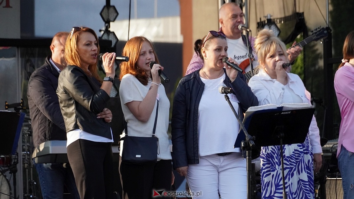 Koncert Uwielbienia - zespół Exodus 15 i Festiwal Piosenki Religijnej [19.06.2025] - zdjęcie #249 - eOstroleka.pl