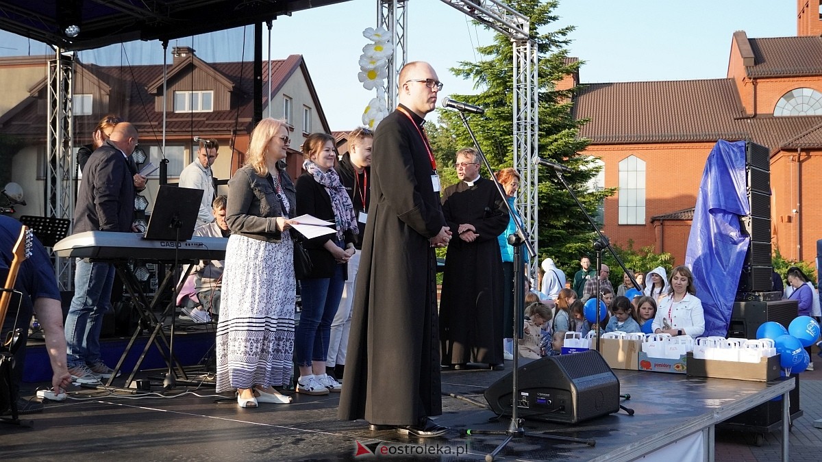 Koncert Uwielbienia - zespół Exodus 15 i Festiwal Piosenki Religijnej [19.06.2025] - zdjęcie #248 - eOstroleka.pl