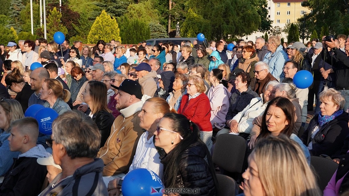 Koncert Uwielbienia - zespół Exodus 15 i Festiwal Piosenki Religijnej [19.06.2025] - zdjęcie #245 - eOstroleka.pl