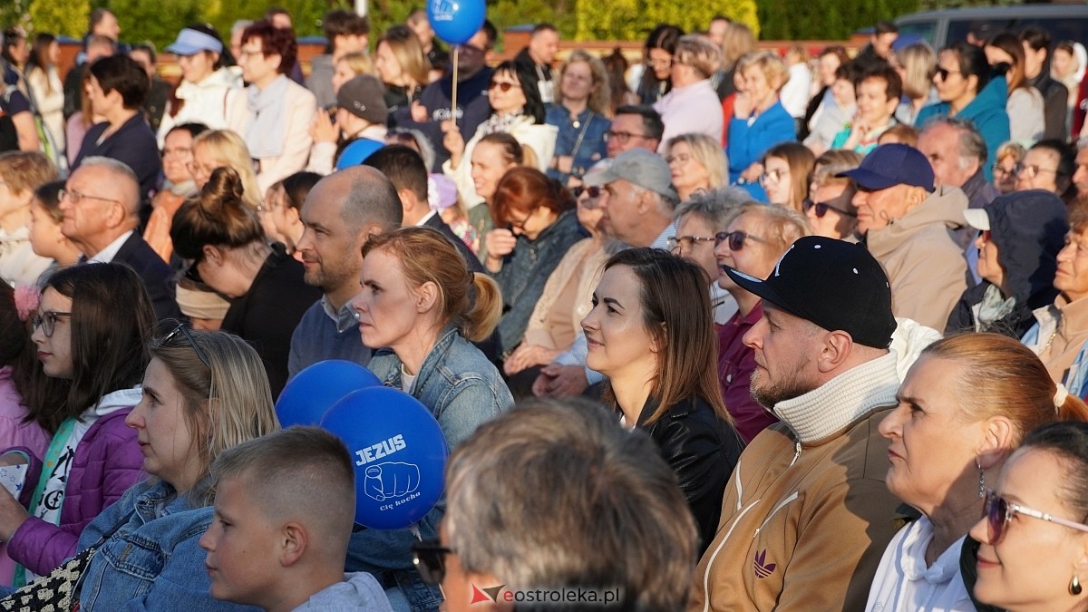 Koncert Uwielbienia - zespół Exodus 15 i Festiwal Piosenki Religijnej [19.06.2025] - zdjęcie #244 - eOstroleka.pl