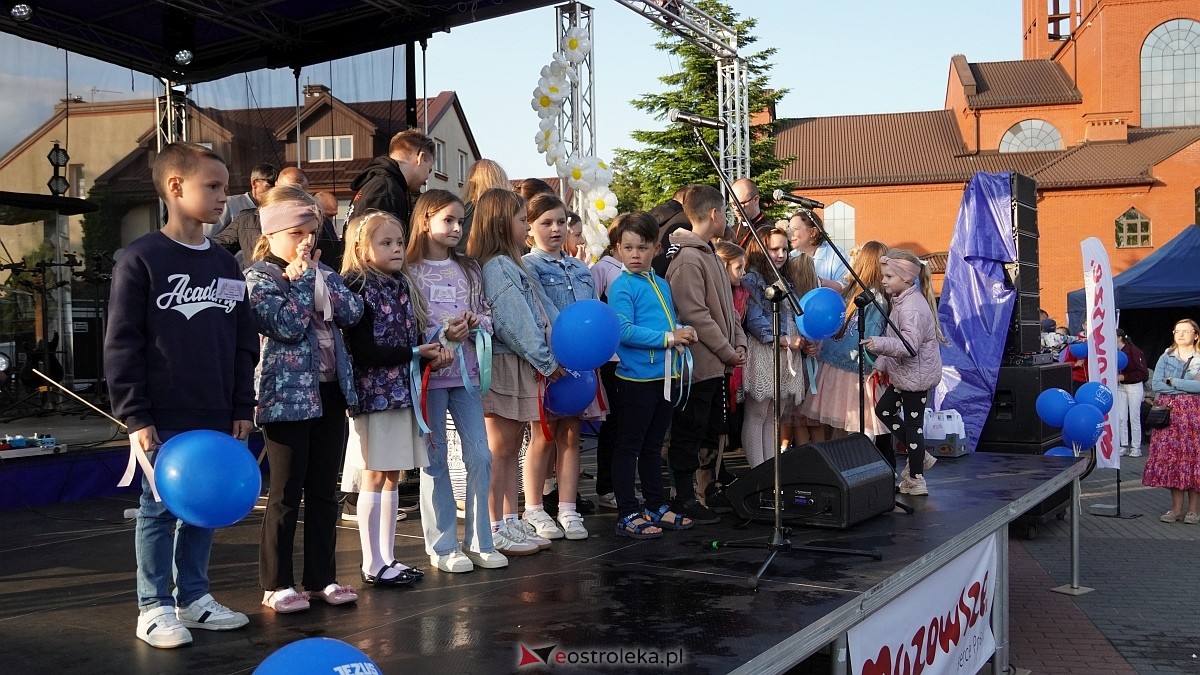 Koncert Uwielbienia - zespół Exodus 15 i Festiwal Piosenki Religijnej [19.06.2025] - zdjęcie #233 - eOstroleka.pl