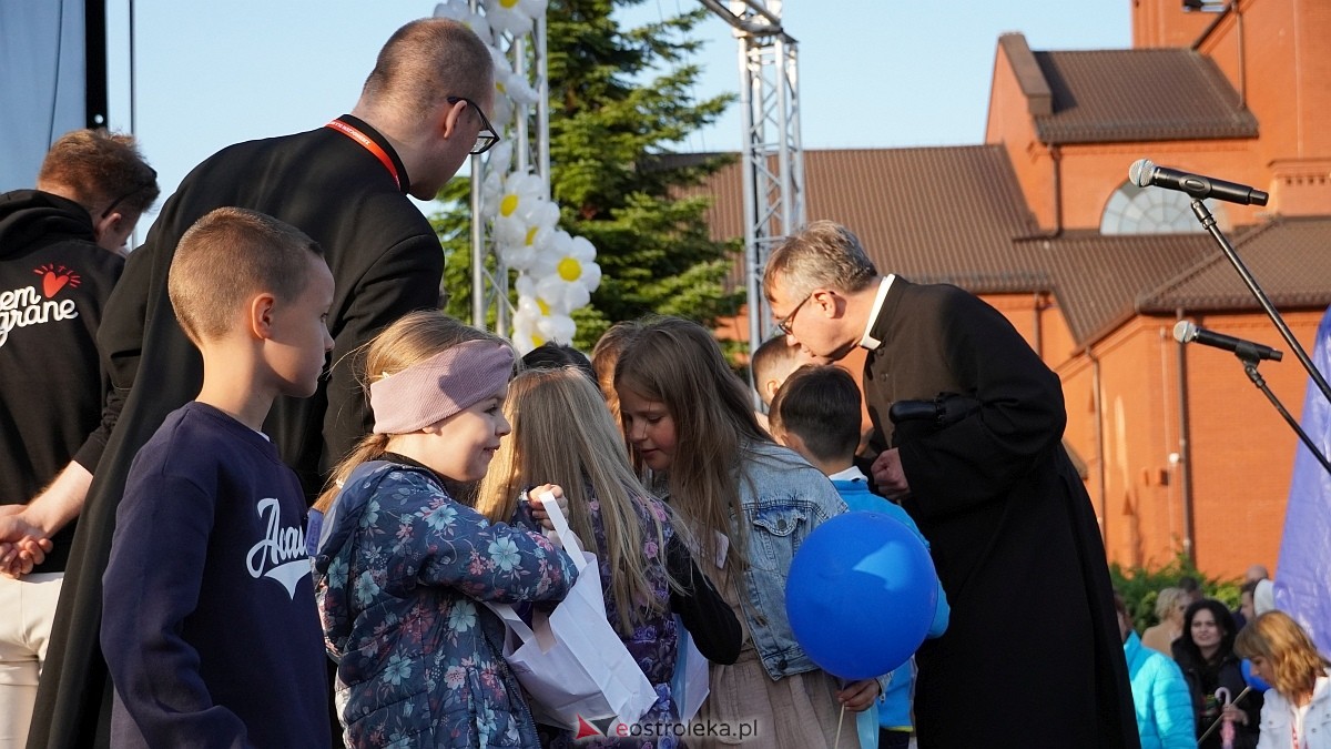 Koncert Uwielbienia - zespół Exodus 15 i Festiwal Piosenki Religijnej [19.06.2025] - zdjęcie #201 - eOstroleka.pl