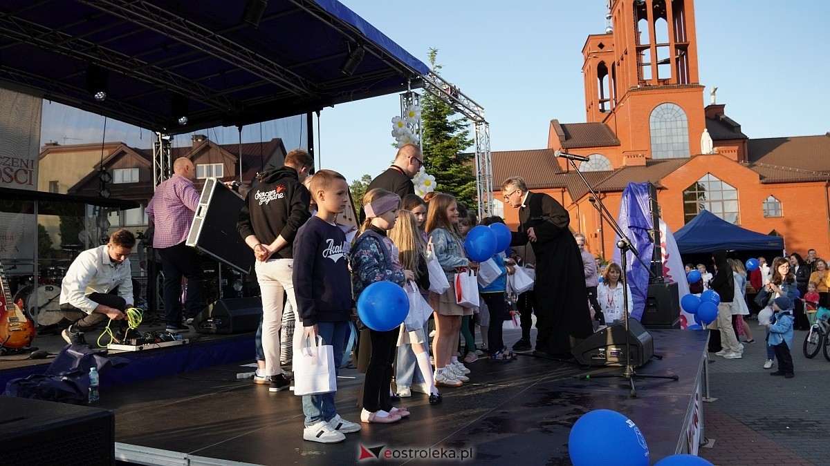 Koncert Uwielbienia - zespół Exodus 15 i Festiwal Piosenki Religijnej [19.06.2025] - zdjęcie #199 - eOstroleka.pl