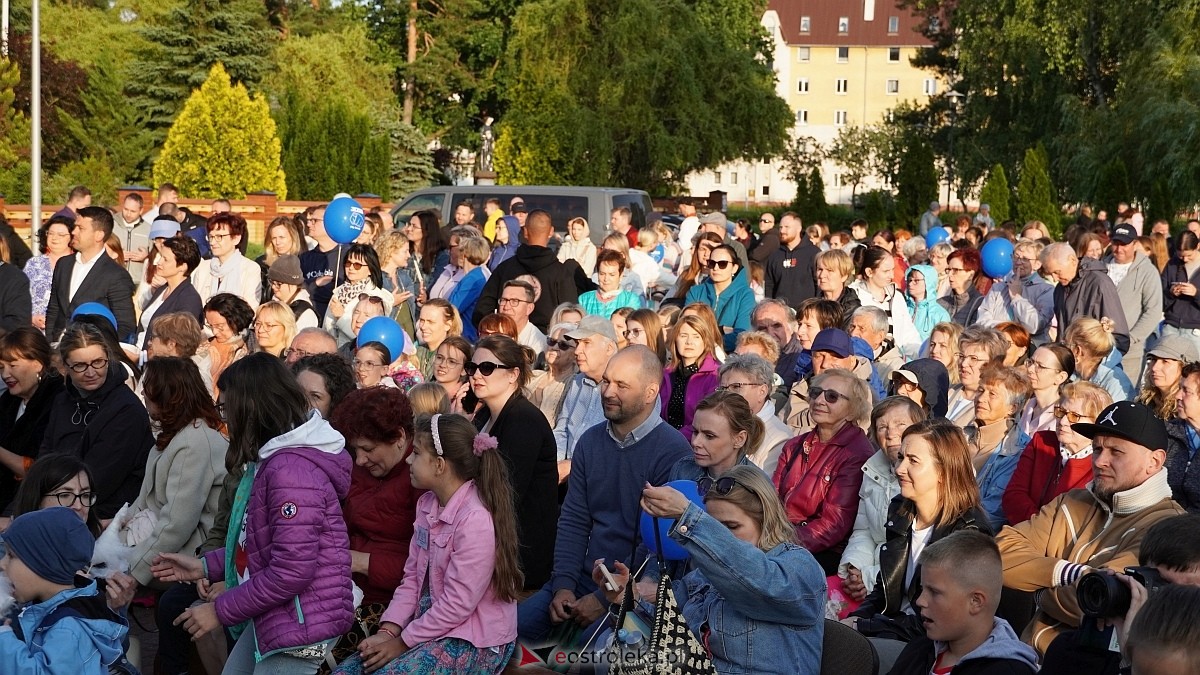 Koncert Uwielbienia - zespół Exodus 15 i Festiwal Piosenki Religijnej [19.06.2025] - zdjęcie #216 - eOstroleka.pl