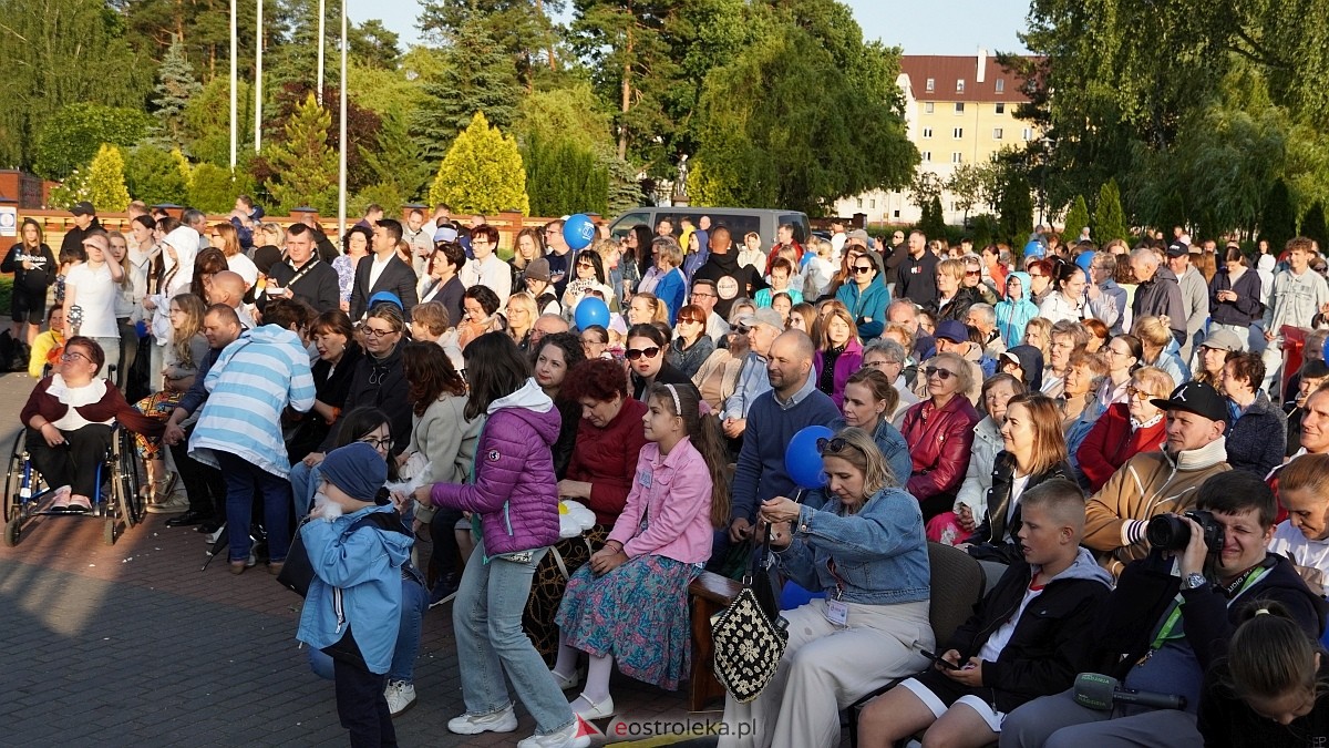 Koncert Uwielbienia - zespół Exodus 15 i Festiwal Piosenki Religijnej [19.06.2025] - zdjęcie #214 - eOstroleka.pl