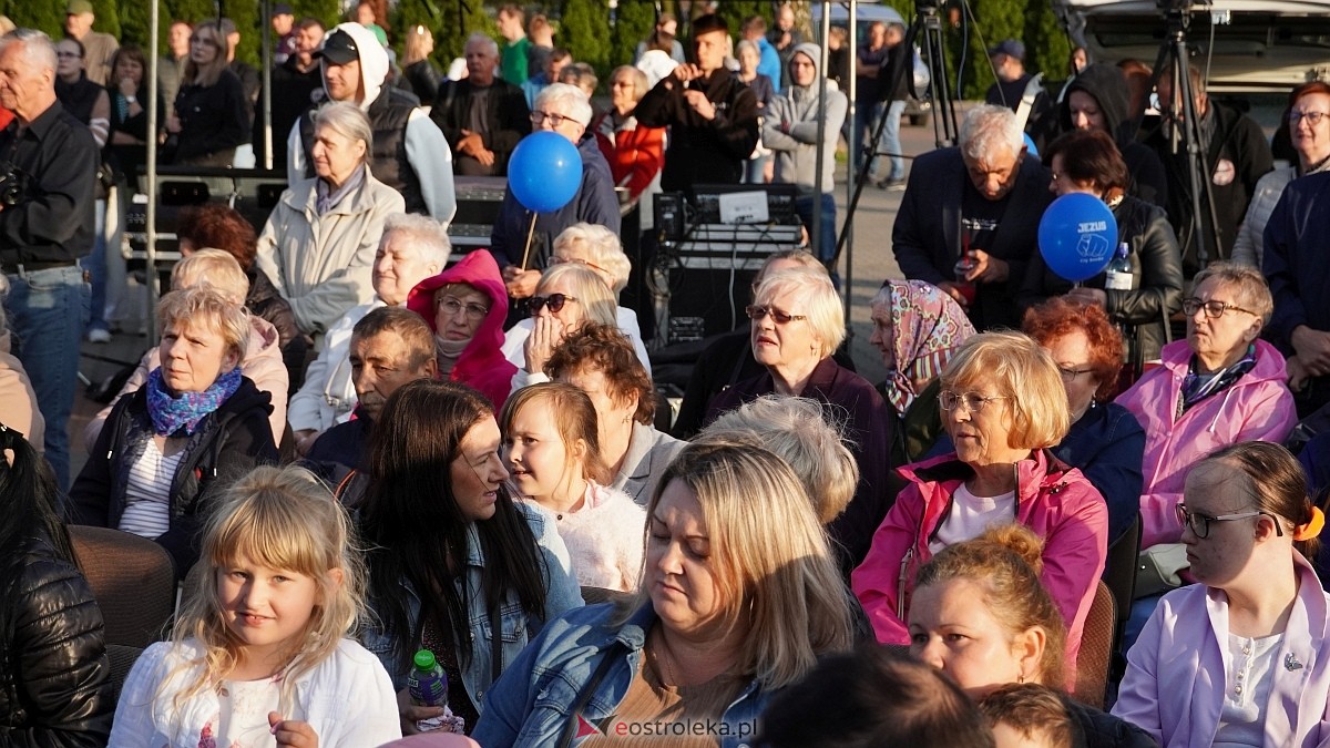 Koncert Uwielbienia - zespół Exodus 15 i Festiwal Piosenki Religijnej [19.06.2025] - zdjęcie #210 - eOstroleka.pl
