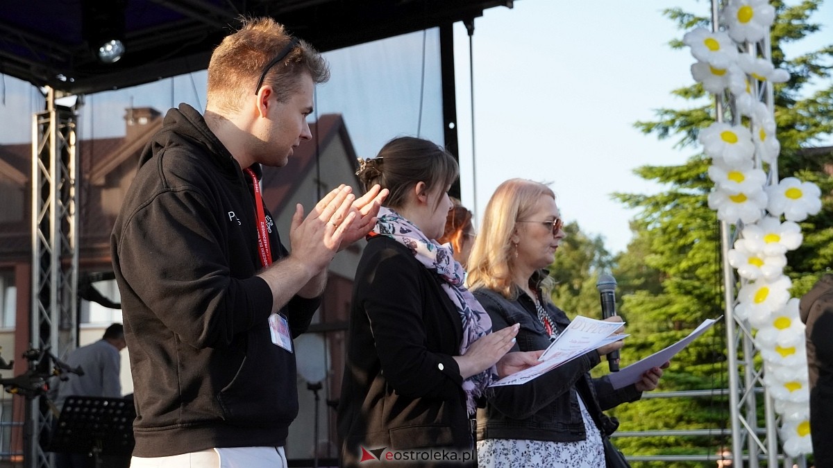 Koncert Uwielbienia - zespół Exodus 15 i Festiwal Piosenki Religijnej [19.06.2025] - zdjęcie #204 - eOstroleka.pl