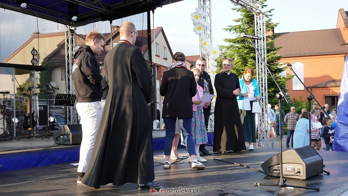 Koncert Uwielbienia - zespół Exodus 15 i Festiwal Piosenki Religijnej [19.06.2025] - zdjęcie #198 - eOstroleka.pl