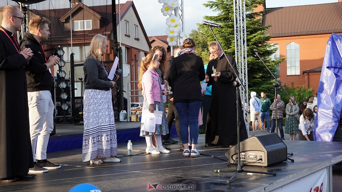 Koncert Uwielbienia - zespół Exodus 15 i Festiwal Piosenki Religijnej [19.06.2025] - zdjęcie #193 - eOstroleka.pl