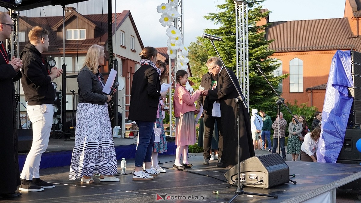 Koncert Uwielbienia - zespół Exodus 15 i Festiwal Piosenki Religijnej [19.06.2025] - zdjęcie #192 - eOstroleka.pl