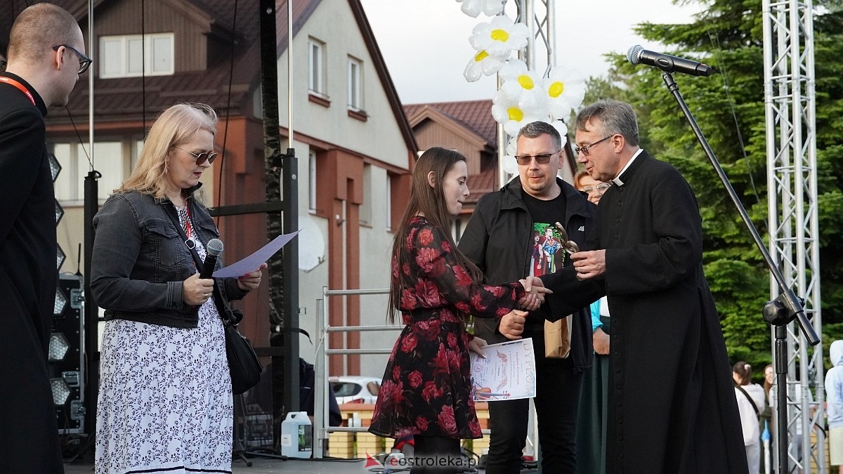 Koncert Uwielbienia - zespół Exodus 15 i Festiwal Piosenki Religijnej [19.06.2025] - zdjęcie #184 - eOstroleka.pl