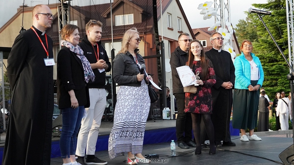 Koncert Uwielbienia - zespół Exodus 15 i Festiwal Piosenki Religijnej [19.06.2025] - zdjęcie #181 - eOstroleka.pl